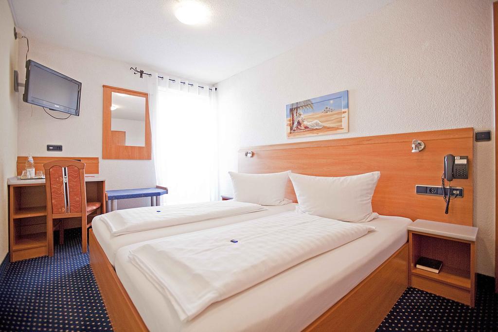 Hotel Post Weiden in der Oberpfalz Room photo